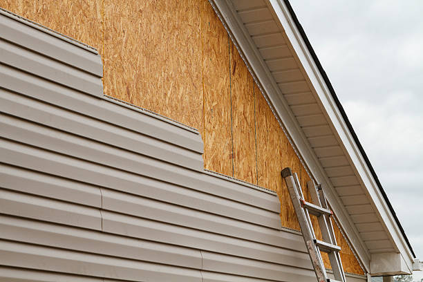 24/7 Emergency Siding Contractor experts in Clifton, VA
